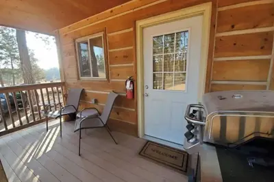 Image de Cute Camping Cabin in Custer