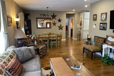 Image de StockYards! -1. 5 blk away! Cowboy Cottage sleeps 9, Tcu close by
