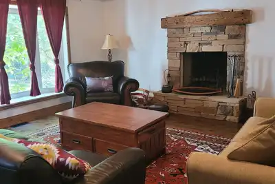 Image de Cozy Chalet at the Blue Mountains with Fire Place and Saltwater Hot Tub