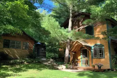 Image de 4 Bed Lodge+1 Bed Cottage 5 Star Reviews. Close to Arcadia, Crystal Mt. Manistee