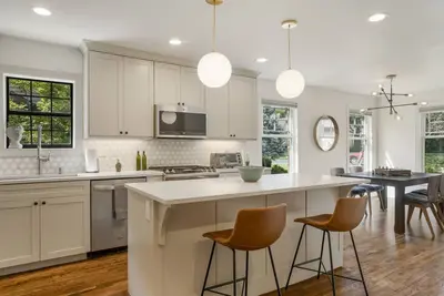 Image de Modern Cottage w\/ King Bed + Mins to Tu or Expo Square