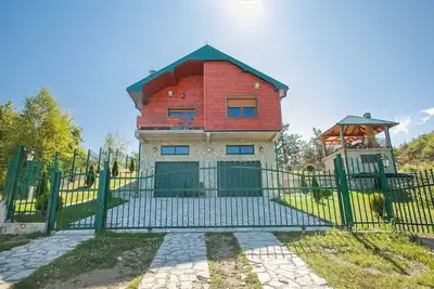 Image de Mountain Villa Goldilocks with Interior Pool