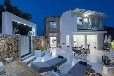 Image de Stunning Contemporary Villa, A/C, Jacuzzi Bath, Private Plunge Pool just minutes from Agios Nikolaos