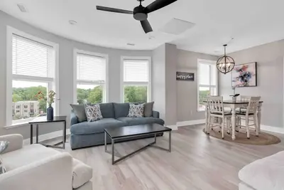 Image de Happy Place - Dt Fuquay, Top Floor, Best Skyline View