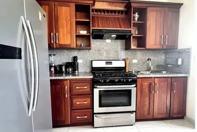 Image de Steps to the beach, pool, parking, Bbq