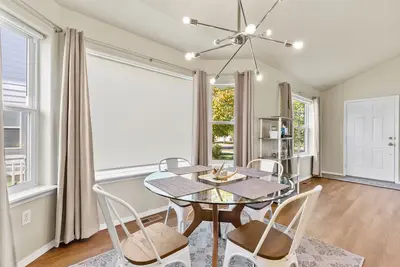 Image de The best Vrbo! Immaculate 2br, 1ba house, garage