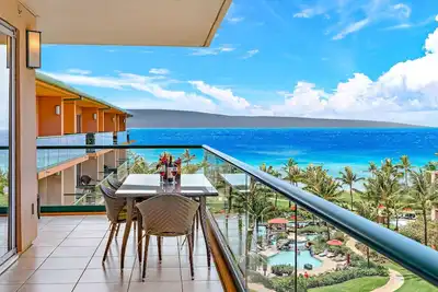Maui Resort Rentals: Honua Kai - 4 Total Bedrooms, 7th Floor Deluxe Ocean And West Maui Mountain Views