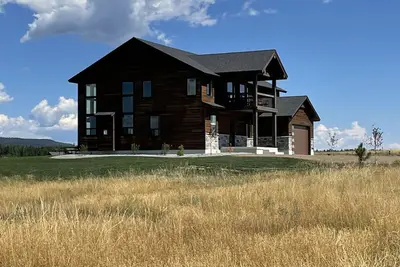 Image de New~3 Master Suites~Near Yellowstone~Waterfront Community~Ac~Hot tub~Wifi