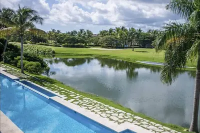Image de Modern 3 Bedroom Penthouse - Golf Course Community - Private Jacuzzi