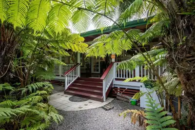 Image de Gorgeous 3bd\/2ba villa with huge covered patio, Bbq, koi pond & playground