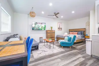 Image de New Designed Apt 2023 NrUCF PETSOk PrivateEntry