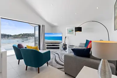 Image de Luxury Coastal Apartment, Stunning Views and Parking
