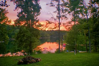 Image de 2 bdrm\/1 bath lakefront home on Rough River Lake