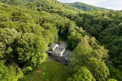 Image de The Ultimate Mountain Retreat: Six Townhomes!