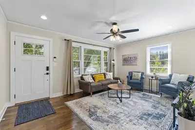 Image de Swamp Rabbit Gateway | Walk to Srt and 7 min drive to Downtown