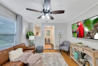 Image de Ath - Marietta - 2br - Ranch -Fenced (woods)