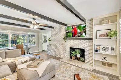 Image de Ath - Dunwoody 5br -Pet Friendly -Fenced (lakebro)