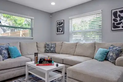 Image de Cozy & Completely Remodeled 2 Bedroom Apartment