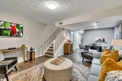 Ath - Smyrna - 2br - Sleeps 6 - Pet Friendly (1695)