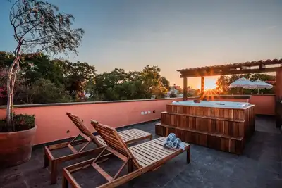 Image de Luxury Apartments with Rooftop & Jacuzzi