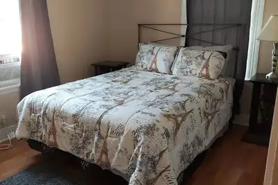 Image de Comfy & Cozy 2-bedroom 1st-fl unit. Near Bpt Hosp!