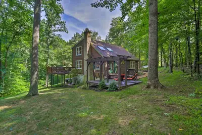 Image de Secluded Leesburg Retreat w/ Private Hot Tub!