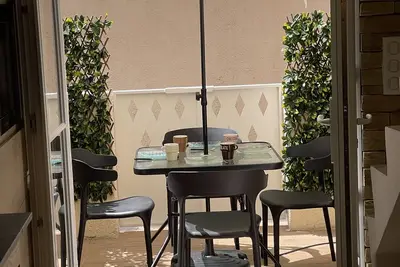 Image de Duplex entièrement rénové, proche de la jolie plage Bouillabaisse