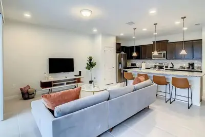 Image de New Modern 5br Vacation Townhouse/Pool @Windsor