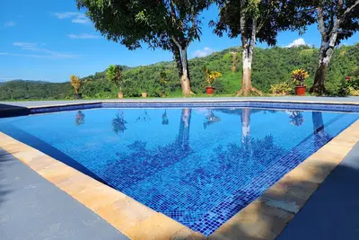 Image de Serene Jungle Stay with Breathtaking Views