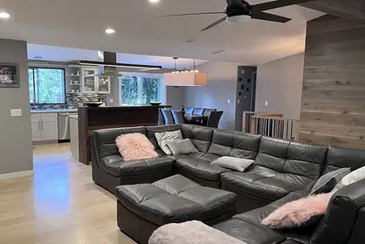 Image de Spacious and relaxing 6 bedroom house near Yosemite National park