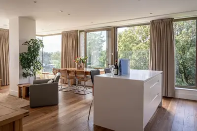 Image de A premium stay that sleeps 6 guests in 3 bedrooms