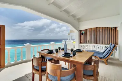 Oceanfront 2 bedroom apartment Belair J