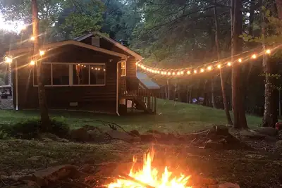 Image de Secluded Peaceful Cabin in the Forest