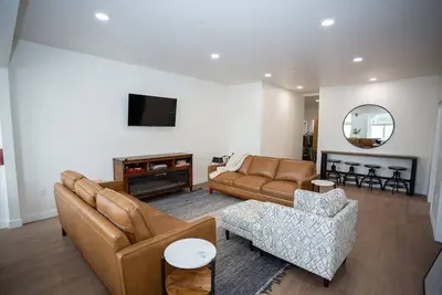 Image de ⁂Modern Beauty⁂Park Access✔Large Groups✔Fast Wi-Fi