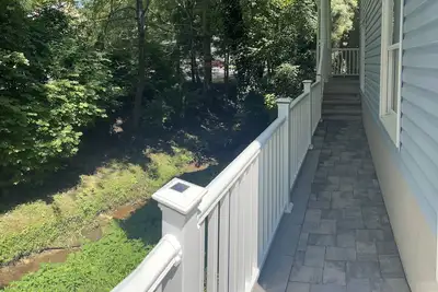 Image de Beautiful 3 bedroom home located minutes from Asbury Beach, and Premium outlets.