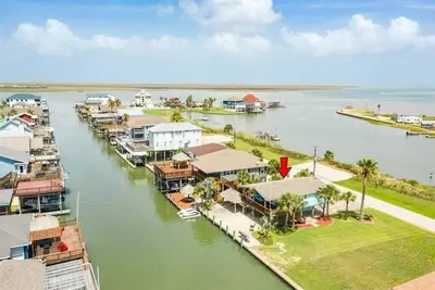 Anchors Away! Comfortable Beach and Fishing Getaway