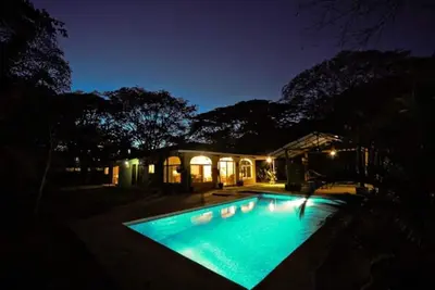 Image de See Monkeys Private Pool - just steps to beach!