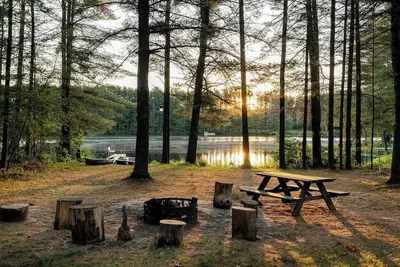 Image de Lakefront Log Cabin w/Loft, Kayaks, Canoe, Ev