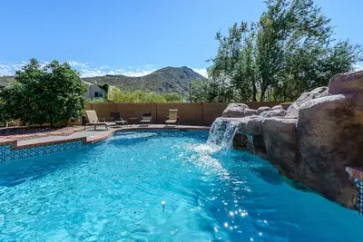 Image de Southwest Style w/ a Modern Touch-Pool, Hot-Tub, Views in Cave Creek!