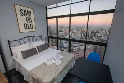 Image de Studio Industrial Overlooking Sp - Ed. Copan