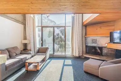 Top-Floor Loft at Snowbird with Panoramic Views