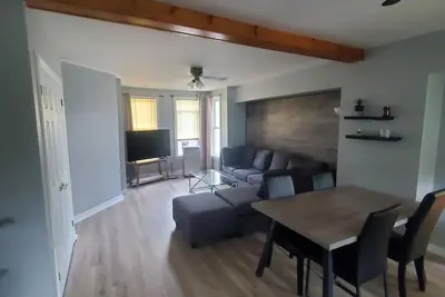 Image de Downtown Picton cozy 2 bedroom home with Sandbanks pass