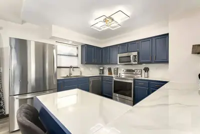 Image de Stylish modern 4/3 family home in Overland Park