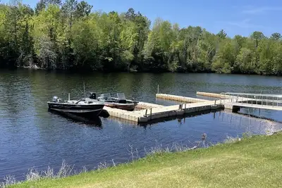 Image de Beautiful 2 bedroom house  with a boat dock on the Chippewa Flowage