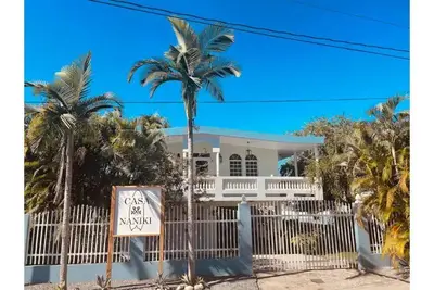 Image de Surfer Villa +pool in Rincons Heart Walk to Beach