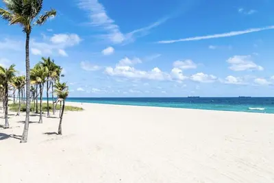 Image de Steps to the Beach! Family-sized apartment with Foosball Table & High Speed wifi