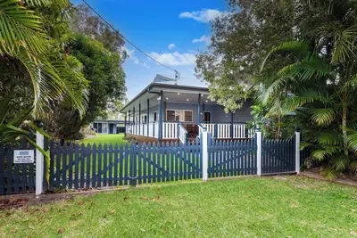 Image de Anais Hat Head 5 Bedroom House 10 Guests