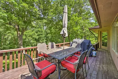 Image de Lakefront Getaway w/ Private Dock & Kayaks!