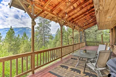 Image de Peaceful Cabin w/ Mtn + River Views, Fire Pit