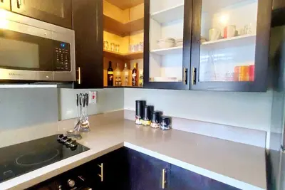 Image de Lovely apartment in gated community 5 minutes walk to Ac Hotel. Central location